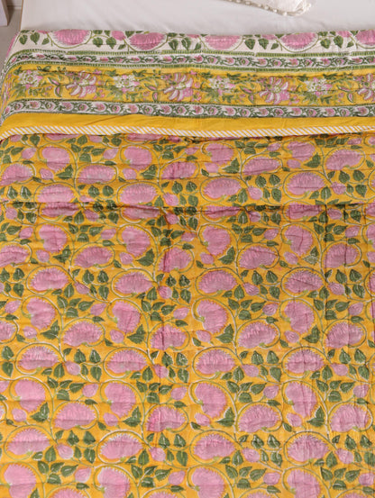 The Amer Sunrise Quilt